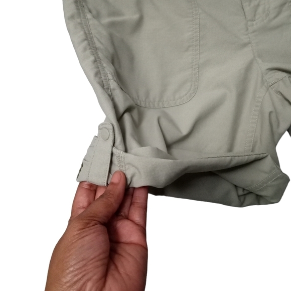 The North Face Nylon rolled cuff leg Button Zip shorts Size 10 - Picture 7 of 8